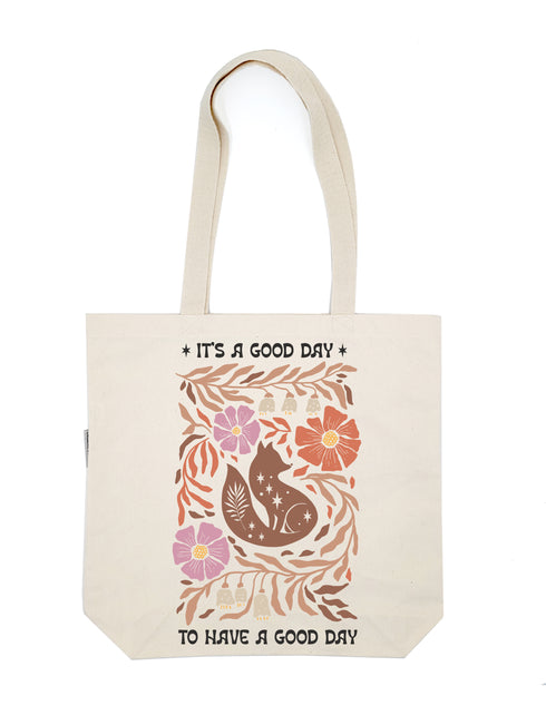 Fox's Glowing Day Tote bag