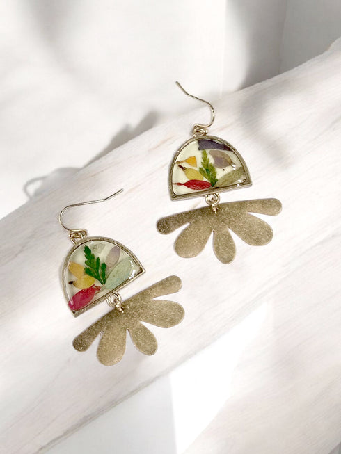 Daisy Flower petal resin leaf dangle earrings