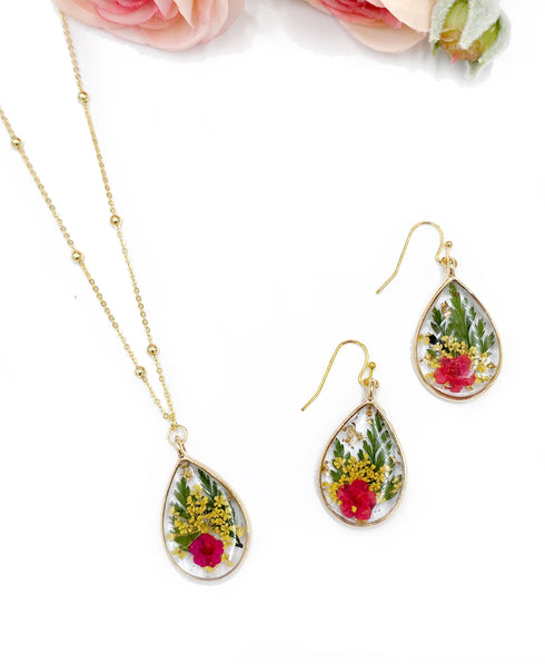 Pressed red Flowers Baby's Breath flower with gold flake Pendant Necklaces