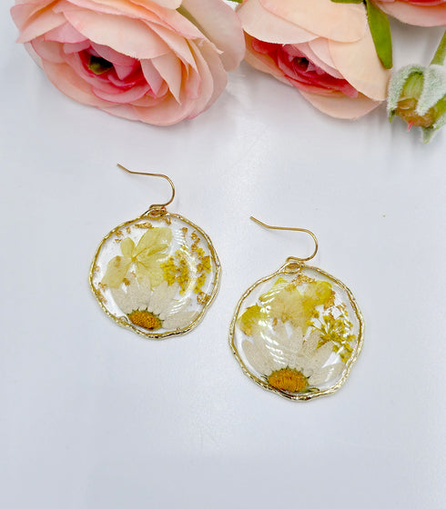 Pressed Flowers Daisies Mini Dried Baby Breath Flowers dangle earrings