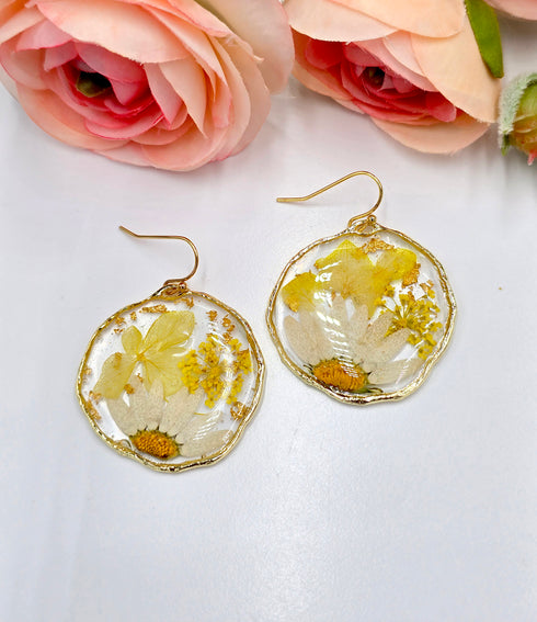Pressed Flowers Daisies Mini Dried Baby Breath Flowers dangle earrings