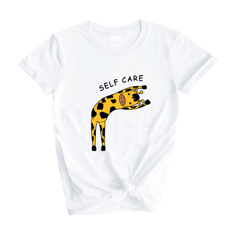 Cute giraffe doing self-care graphic t-shirt