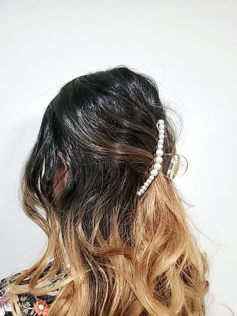 Multi-sized Ivory Pearl Long Hair Claw