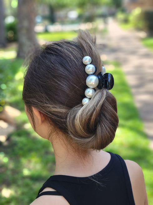 Multi-sized Ivory Pearl Hair Claw