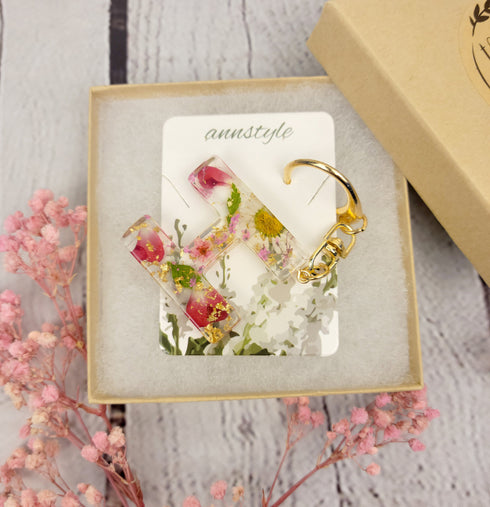 Handmade Pressed Flowers Resin Keychain, Initials Letter Alphabet Name Gifts For Her